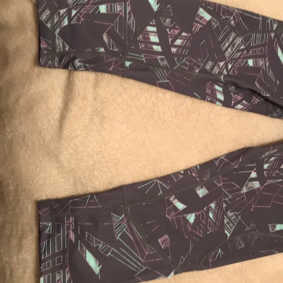 Zella spandex Capri leggings - medium - Picture 4 of 4